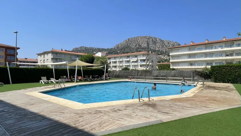 Agréable appartement avec piscine et terrasse | À côté de la plage | Avec animaux bienvenus - Image 1