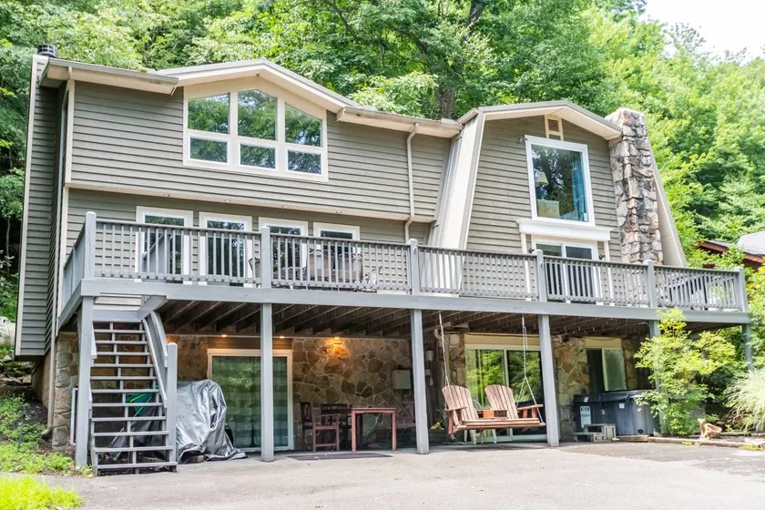 Lake Life HQ - Image 1