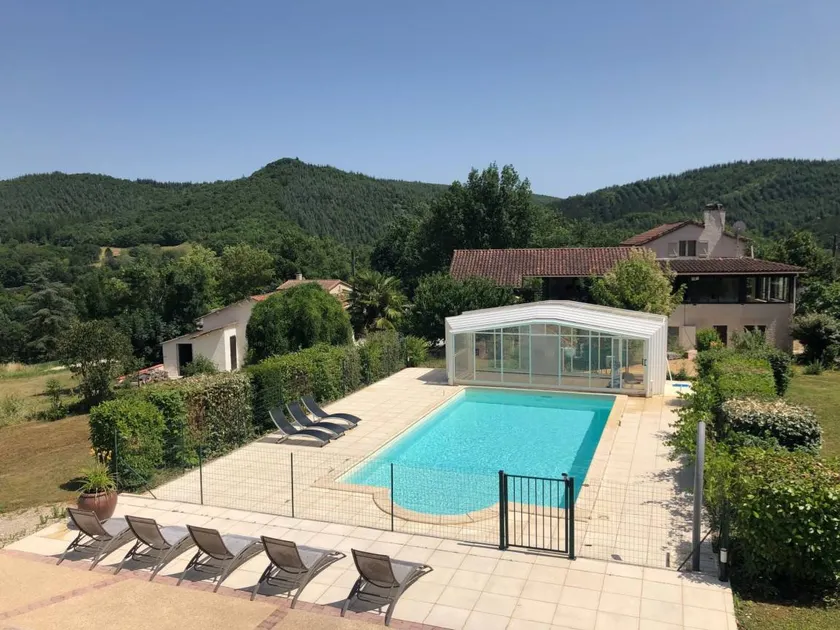 Flat with barbeque, pool & terrace - Image 1