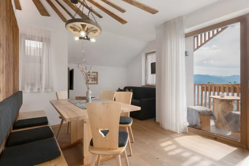 Ferienwohnung 'Prielerhof Sunrise' mit Bergblick, privater Terrasse und Wi-Fi - Image 1