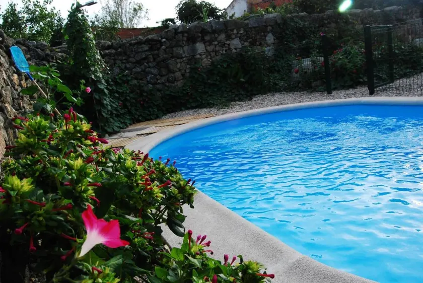 Kinderfreundliches schönes Ferienhaus mit Garten, Grill und Pool | Bergblick | Perfekt für die Arbeit von Zuhause | Haustiere erlaubt - Image 1
