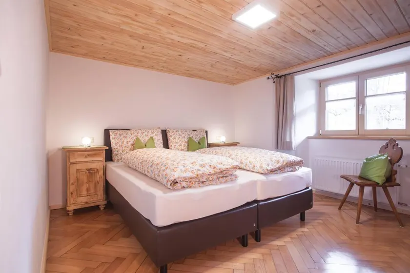Holiday home with sauna, garden & BBQ | Mountain view - Image 1