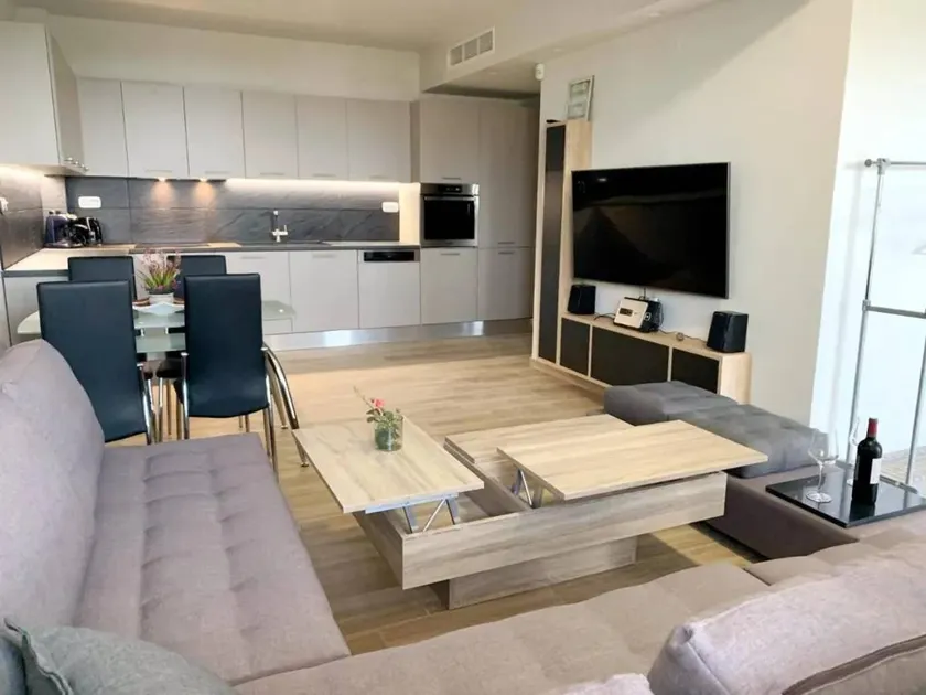 Fully equipped lovely apartment with terrace & garden - Image 1