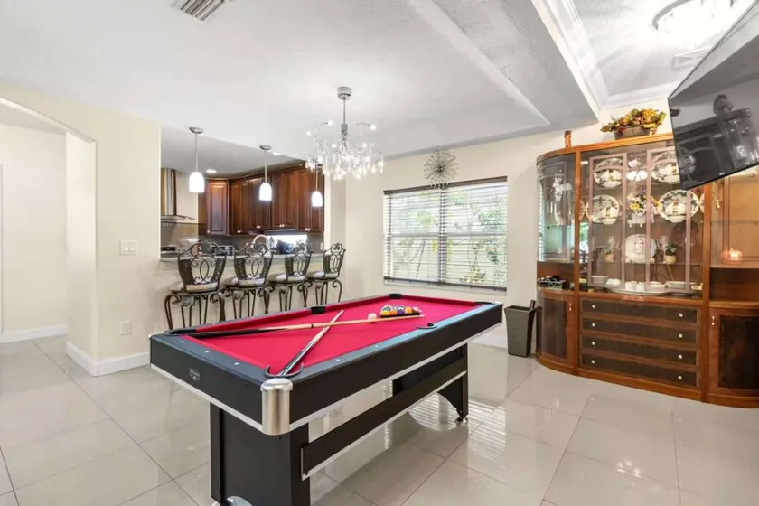 4BR Escape 10 Mins to Madeira Clearwater Beach - Image 1