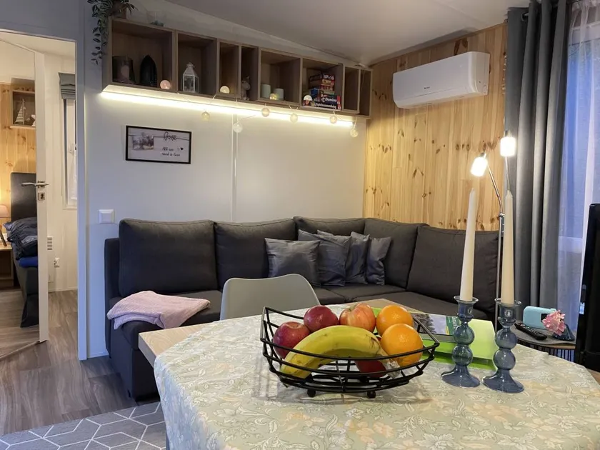 Child-friendly holiday home with barbeque, garden & terrace - Image 1