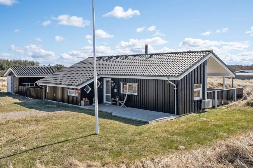 Fully equipped holiday home with terrace, sauna & hot tub | Pets allowed - Image 1