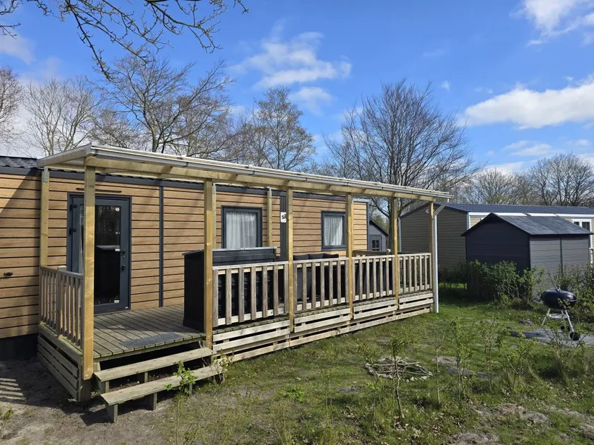 Child-friendly wonderful chalet with BBQ & garden | Next to the beach | Pets are welcome - Image 1