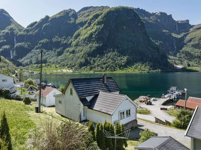 Indresfjord with 3 bedrooms and 1 bathrooms - Image 1