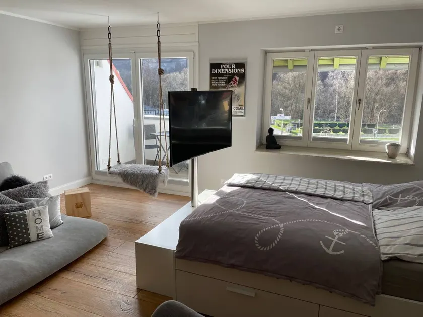 Flat | Water view - Image 1