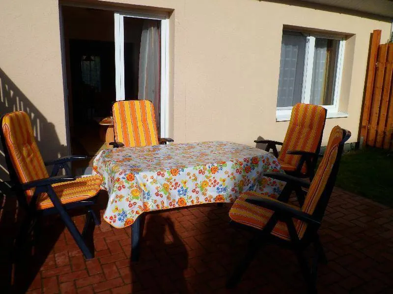 Family-friendly holiday home with barbecue, garden & terrace | Garden view - Image 1