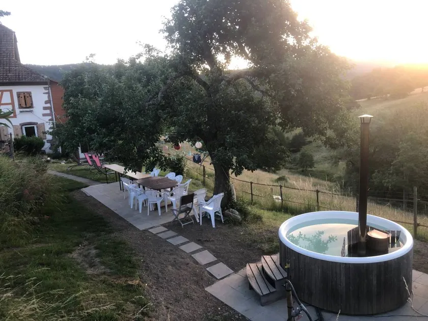 Wonderful holiday home with terrace, BBQ & garden | Mountain view | Dogs allowed - Image 1