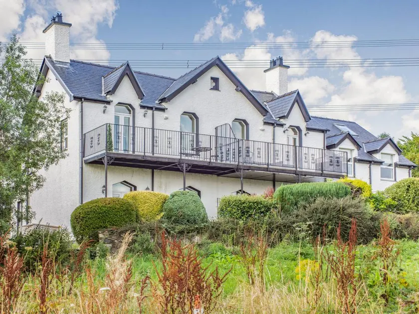Cottage with barbecue & garden - Image 1