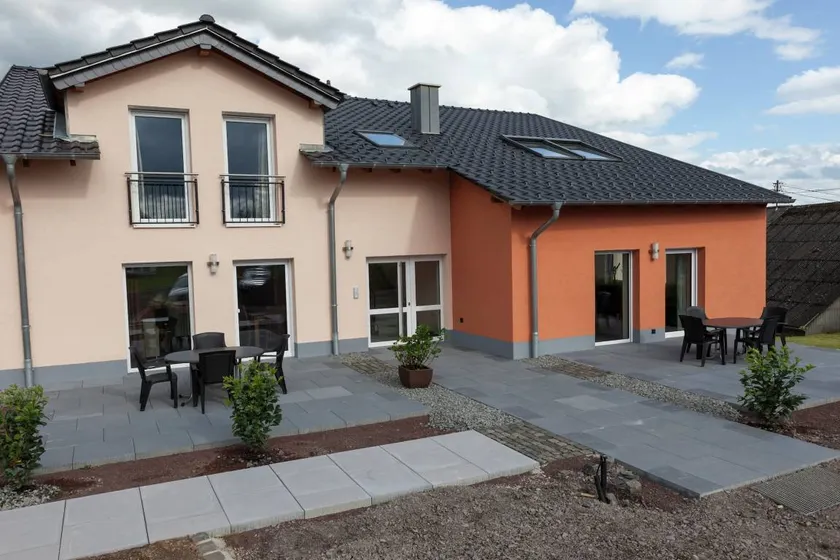 Modern Apartment with Private Terrace in Ellscheid - Image 1