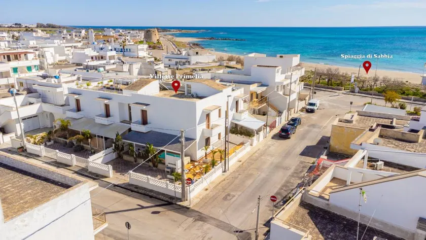 Villa with barbeque, jacuzzi & private pool | Sea view - Image 1