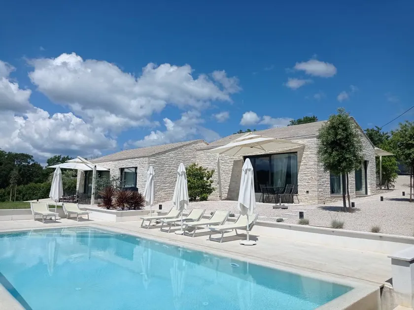 Family-oriented ample holiday home with garden, terrace & pool | Mountain view - Image 1