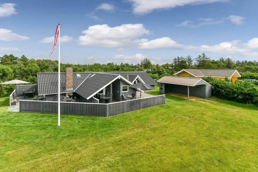 Family-oriented beautiful holiday home with sauna, terrace & jacuzzi | Beach nearby | Pet-friendly - Image 1