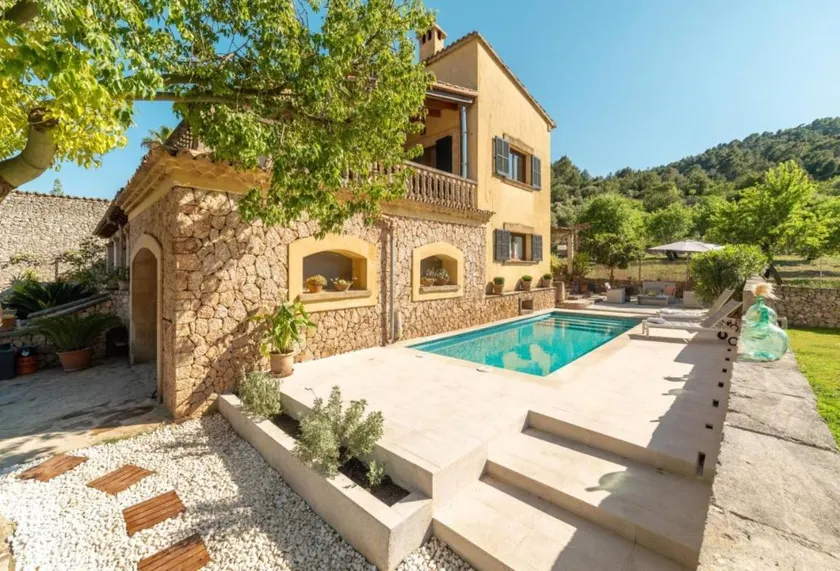 Holiday home with terrace, garden & private pool | Mountain view | Good for workation - Image 1