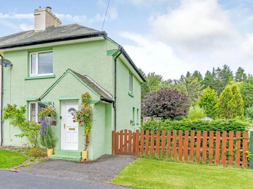 Cottage with garden & barbecue - Image 1