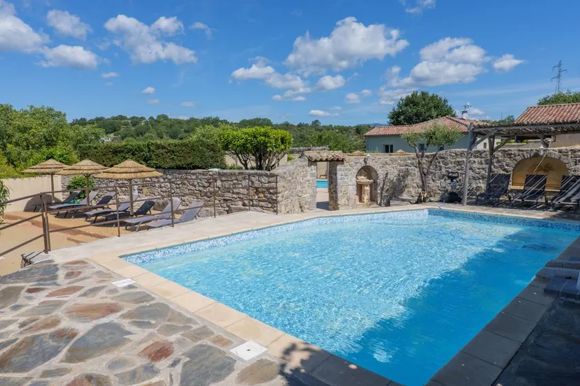 Cottage con giardino, piscina riscaldata e barbecue | Vista sul giardino - Image 1