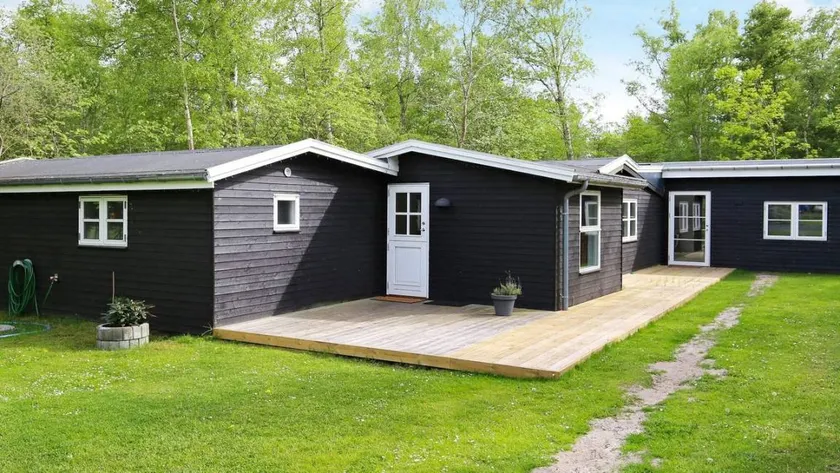 Holiday home with BBQ, terrace & sauna | Pets are welcome - Image 1