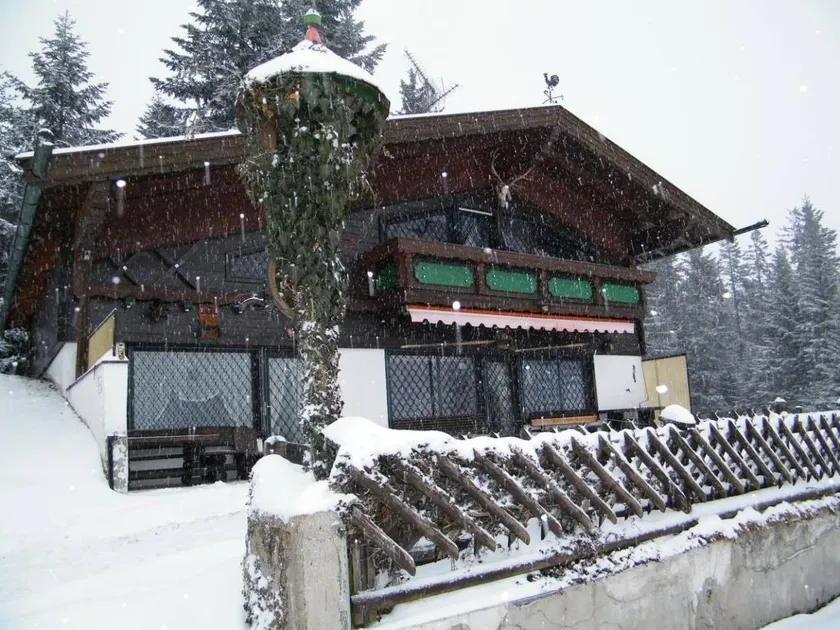 House with barbeque, garden & terrace - Image 1