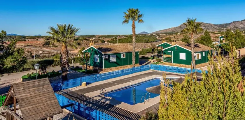 Familienfreundliches gemütliches Apartment mit Garten, Pool und Whirlpool | Stadtblick | Perfekt für die Arbeit von Zuhause | Haustiere erlaubt - Image 1