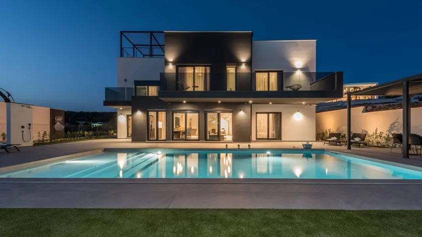 Villa with BBQ, terrace & garden | Mountain view - Image 1