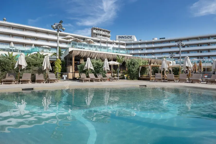 Aparthotel with terrace & pool | Sea view | Good for workation - Image 1