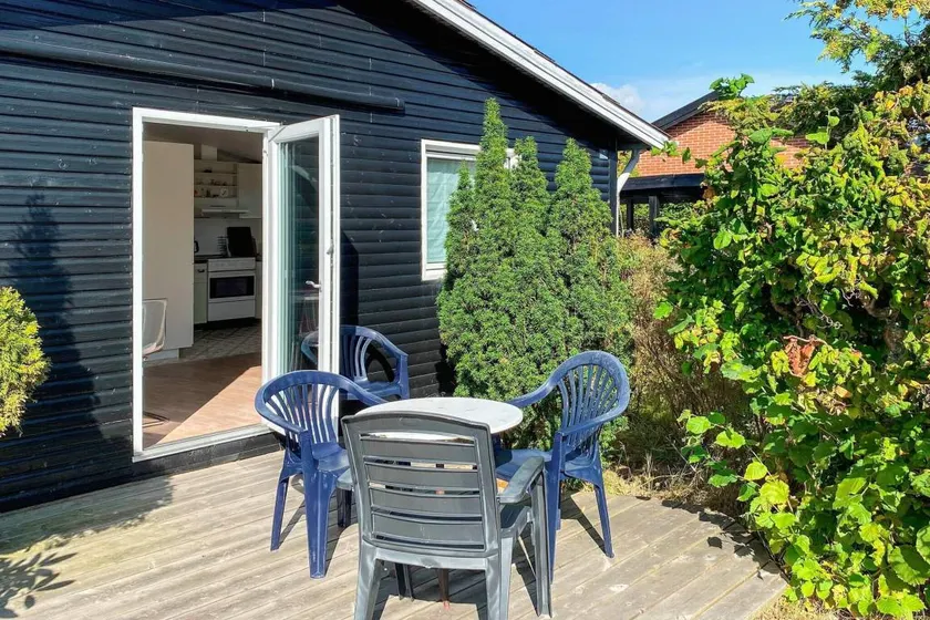 Beautiful house with garden & terrace | Pets allowed - Image 1