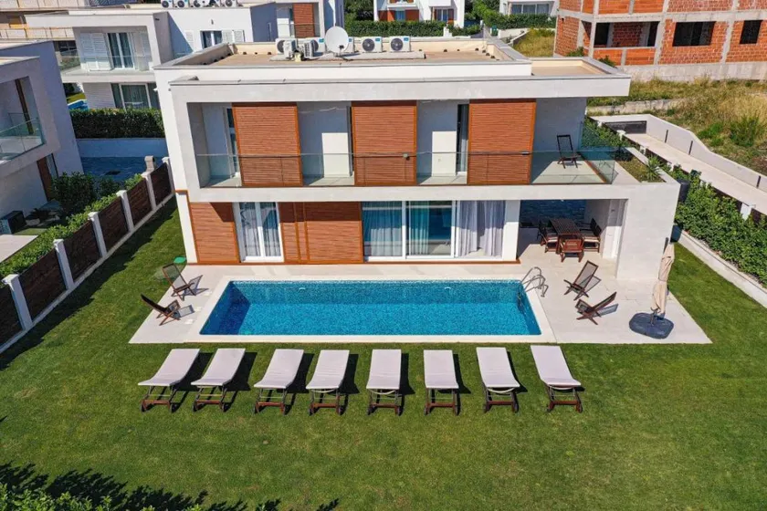 Fully equipped villa with private pool, garden & terrace | Beach nearby - Image 1