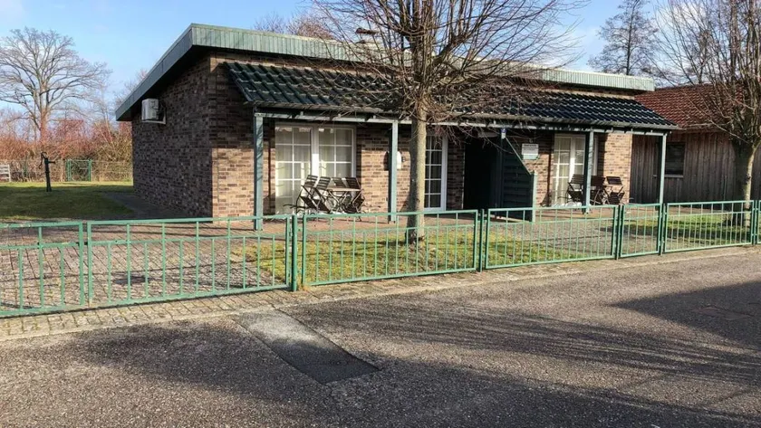 Apartment with barbecue, garden & terrace - Image 1