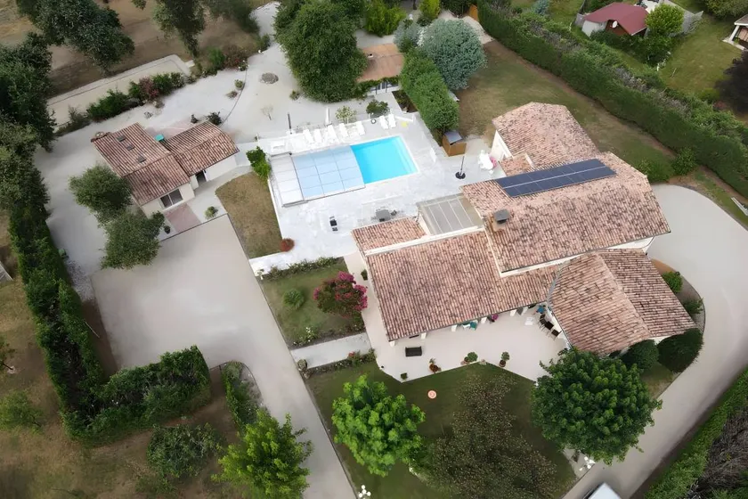 Fantastica casa accogliente e familiare con piscina, terrazza e giardino | Vista sul giardino | Ammette animali domestici - Image 1