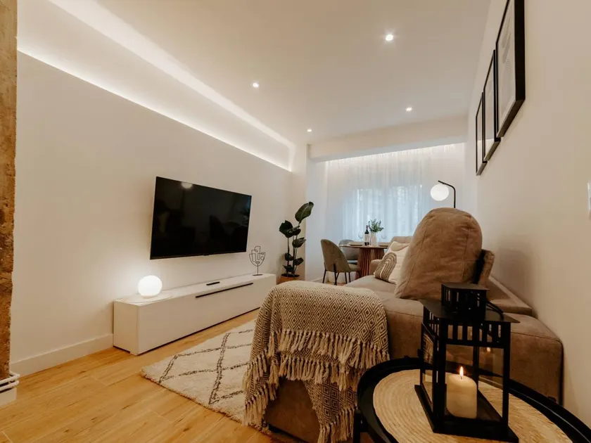 Modern Elegance in the Heart of Logroño for 6 People - Image 1