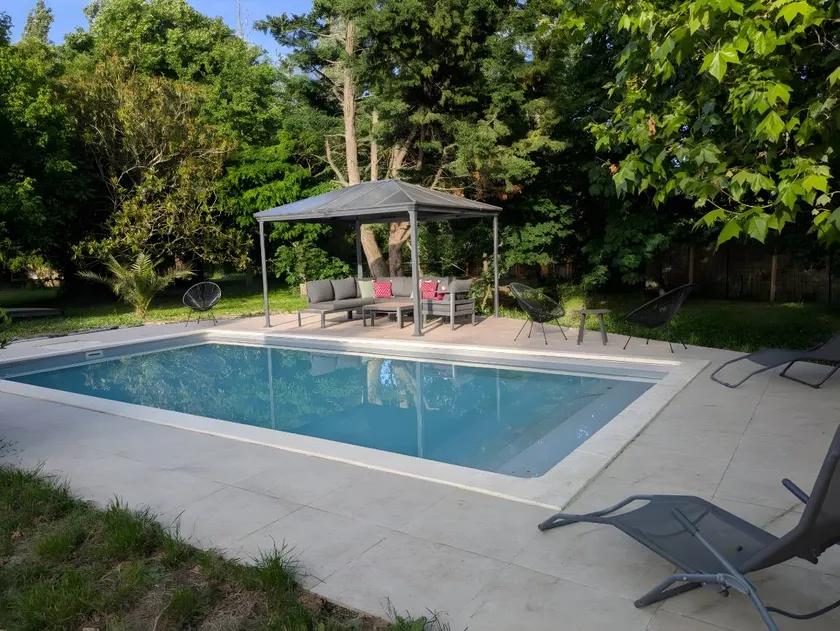 Ferienhaus mit Pool, Terrasse und Garten | Gartenblick - Image 1