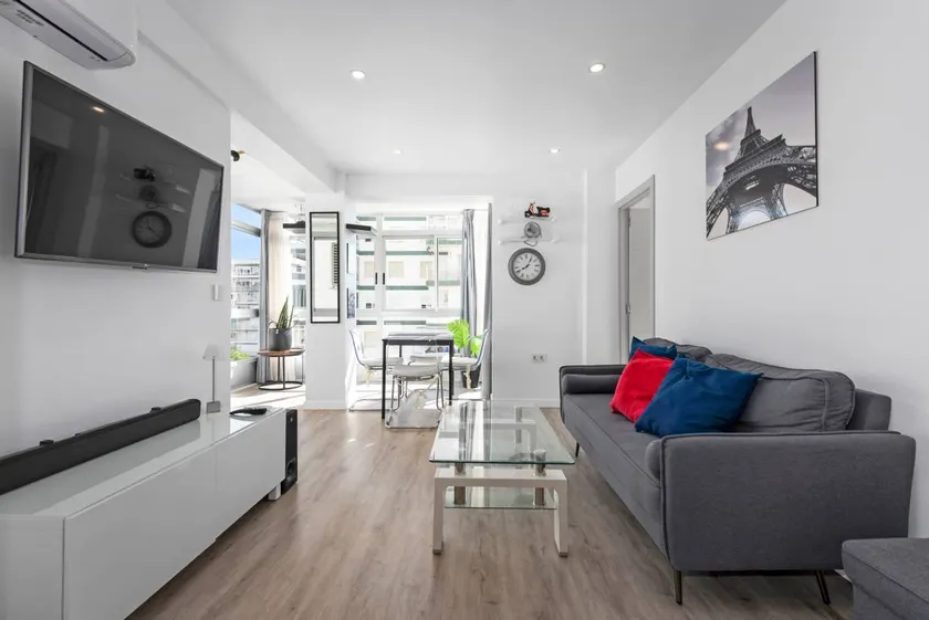 Wohnung mit Pool | Stadtblick - Image 1