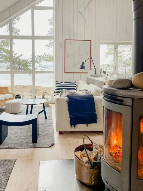 Fully equipped charming holiday home with terrace, garden & BBQ | Water view | Suitable for remote work - Image 1