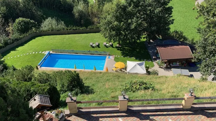 Familienorientiertes charmantes Apartment mit beheiztem Pool, Terrasse und Garten | Gartenblick | Skifahren in der Nähe | Ideal für Homeoffice - Image 1