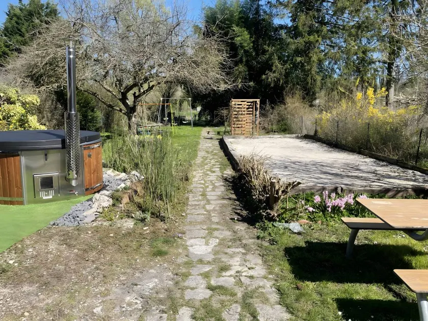 Child-friendly ample cottage with barbeque, terrace & jacuzzi | River view | Pets are welcome - Image 1