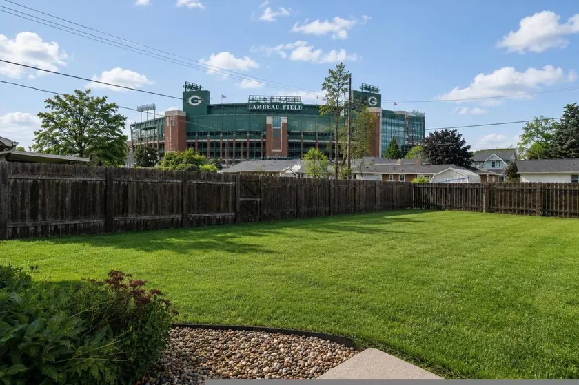 Killer Lambeau View Walk to Games Titletown - Image 1