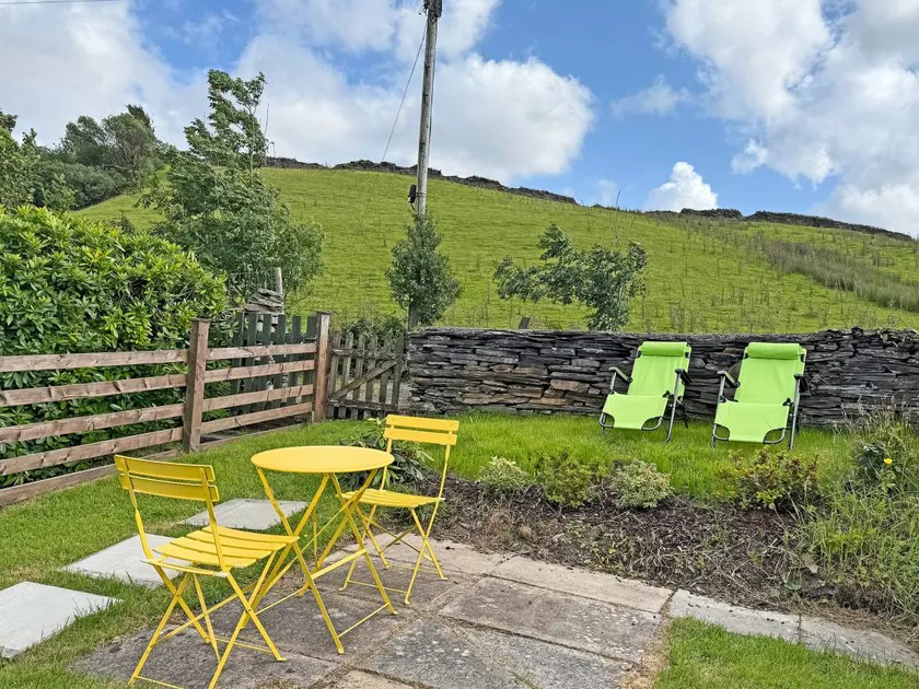 Family-oriented cottage with garden & BBQ | River view | Pets are welcome - Image 1