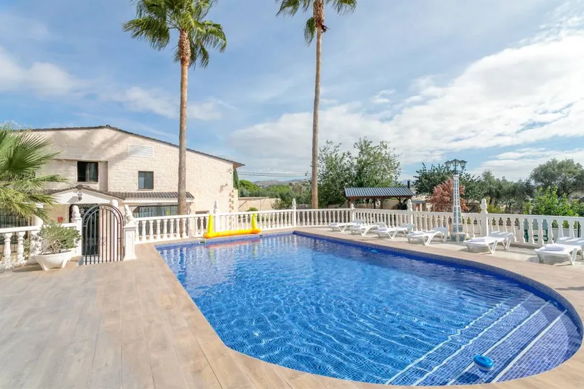 Großzügige Villa mit Garten, privatem Pool und Terrasse | Gartenblick | Haustiere sind willkommen - Image 1