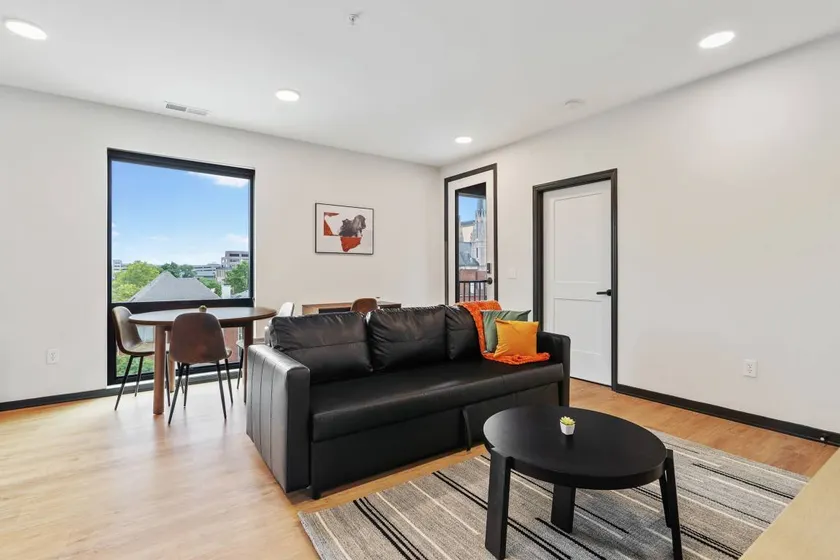 CozySuites Mass with lounge and roof deck #23 - Image 1