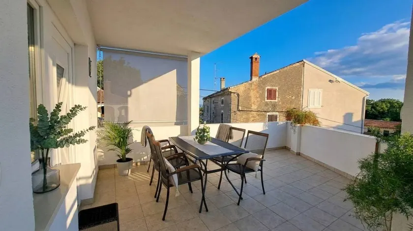 Apartment with terrace, barbeque & garden | Sea view - Image 1