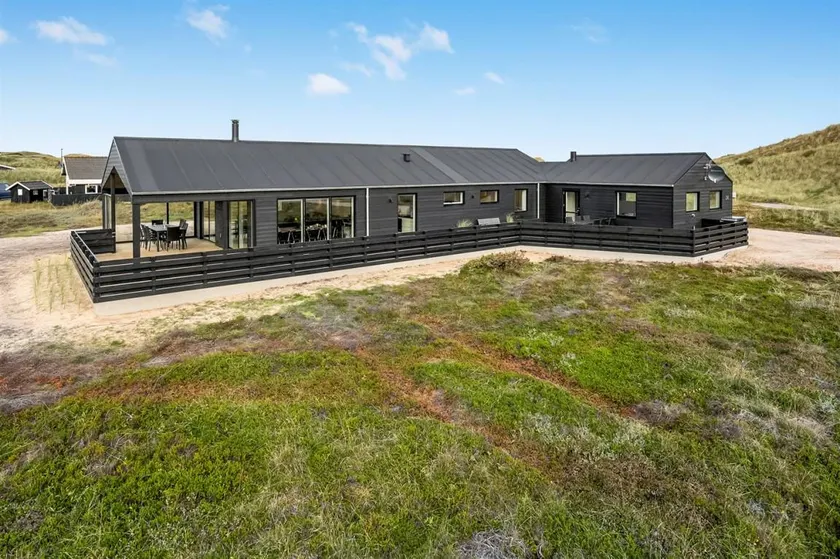 Family-oriented ample house with sauna & terrace | Close to the beach - Image 1