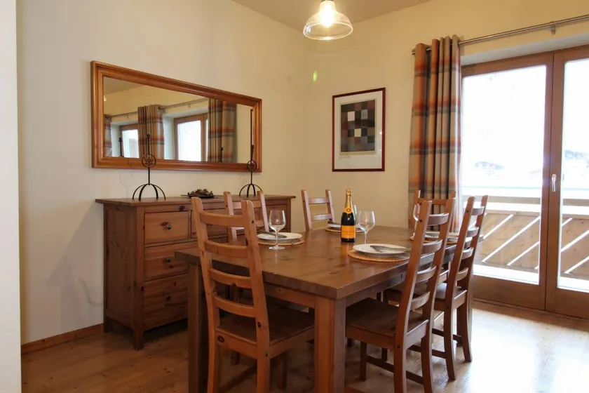 Flat with garden - Image 1