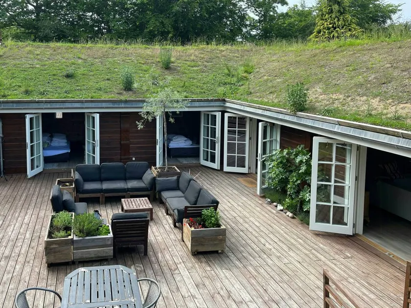 House with terrace, garden & barbecue - Image 1