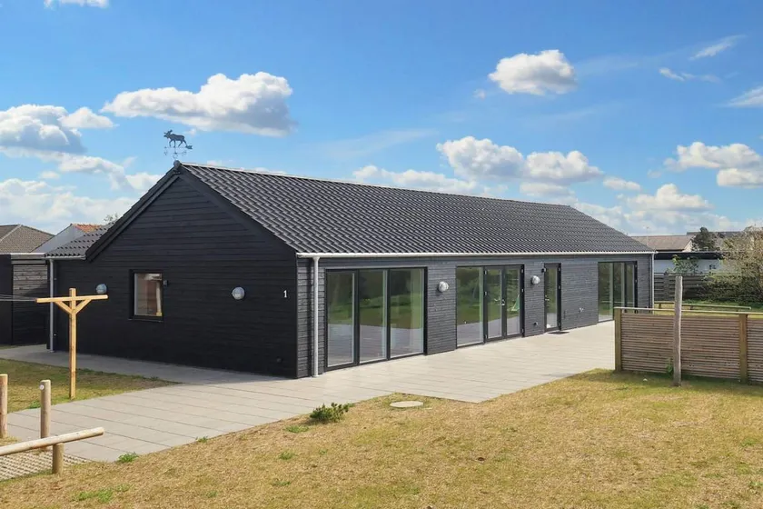 Holiday home with garden, terrace & sauna - Image 1