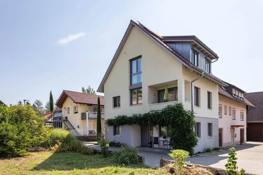 Family-friendly holiday home with terrace, garden & heated pool | Mountain view | Perfect for remote work - Image 1