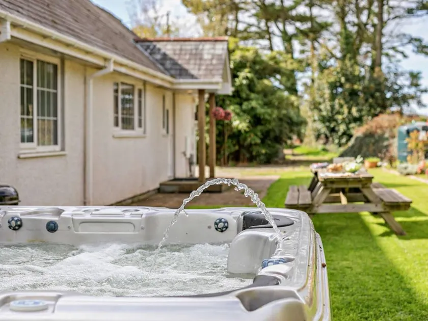 Landhaus mit Whirlpool und Garten - Image 1