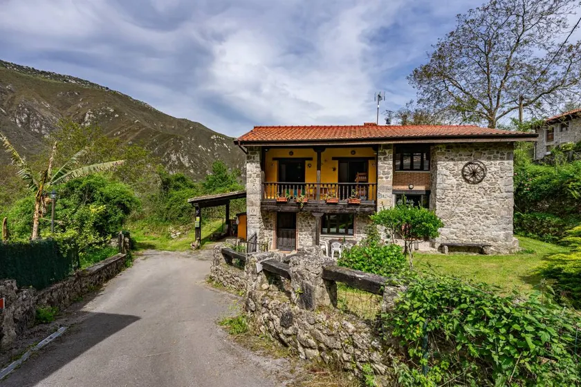 Country House 'La Nozal' with Mountain View, Private Pool and Wi-Fi - Image 1